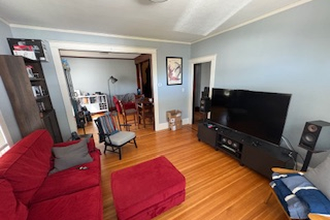 Living Room - $634 - 1br room available - Share a beautiful Townhouse - East Providence