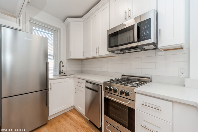 Kitchen - Large 2 Bed Available Now!