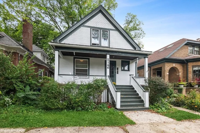 Front - NEW LISTING! Near Northwestern University Sublease lowered from $1500 to $1200