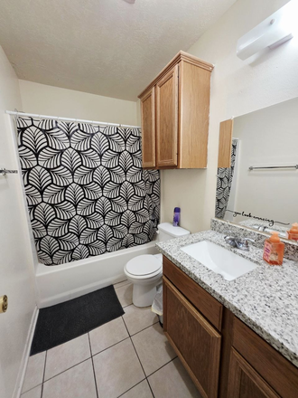 Private bathroom - Red House