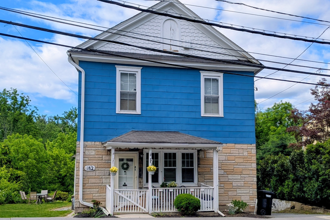 Exterior - Sunny, Modest, Well Kept 2 Bedroom / 1 Bath Apt - 10 mins North of Princeton