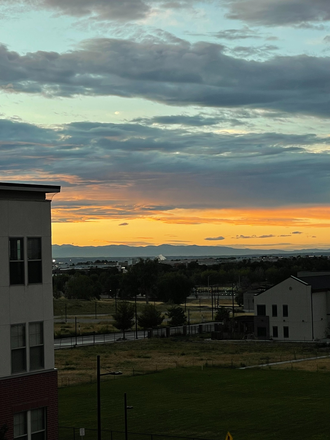 View of mountains from balcony - 21 Fitzsimons