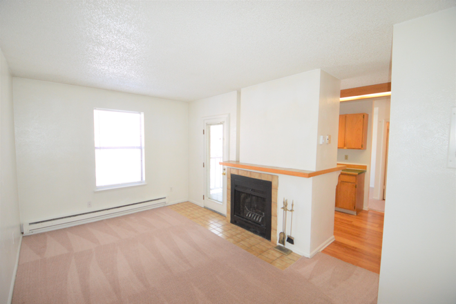 #5 - 2156 Grove Circle West (1BR/1BA) Apartments