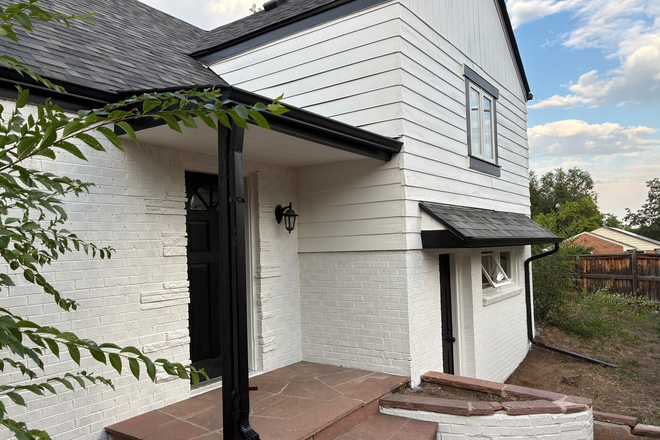 Front - Room for sublet CLOSE TO CAMPUS House