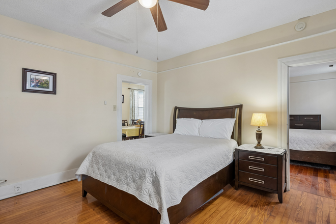 Bedroom - The Ellingtons, 1.5 miles from campus Apartments