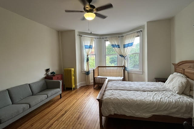 Available Master Bedroom. Furnished. 2nd Floor - 4 Bedrooms, House Sublet by Johns Hopkins Professor, Charles Village