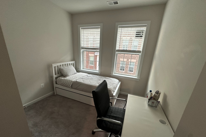 Rooms can be furnished - Still looking for housing? Bedroom available in all female townhome!