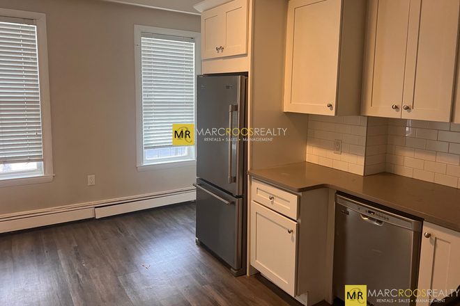 Call NOW for showings! 617-236-8550 - MAVERICK ST - MDRN JEFFRIES POINT *NO FEE* 2BR/1BA W/ IN UNIT LNDRY, DW, NEW APPS *AVAIL NOW* Apartments