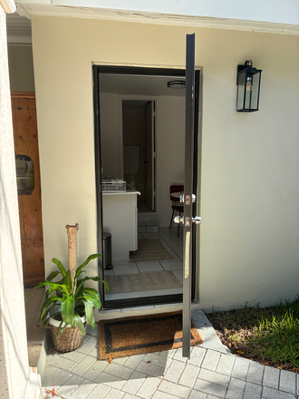 Private Entrance. - Charming Private Apartment | 5 Minute Walk to UM!