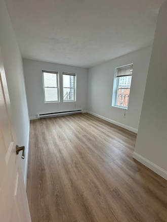 1 - MAY 2026-Gorgeous Fenway 1 bed Split, H/HW in. Student ok. NO FEE!