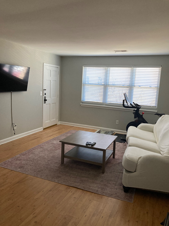 Front door living area - Wentworth Street Condos