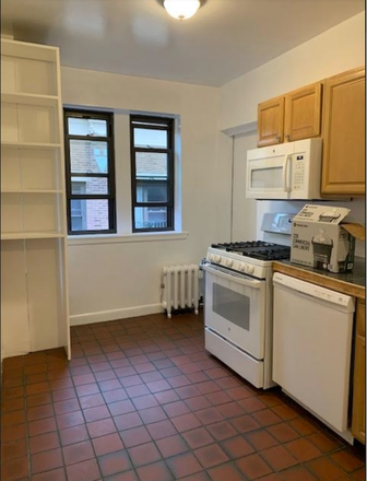 Kitchen - Park Dr 3 Bed! Amazing Location