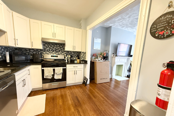 Kitchen - 3 Bed on Symphony Road | Heat HW Included | Walk to Northeastern Apartments