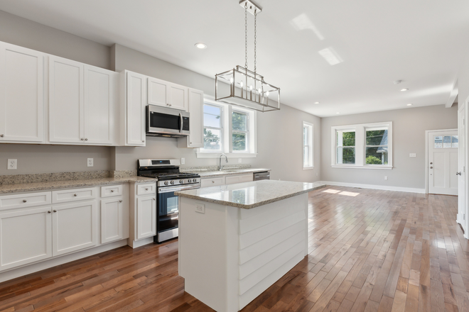 kitchen - Recently Fully Renovated House - Close to UMD