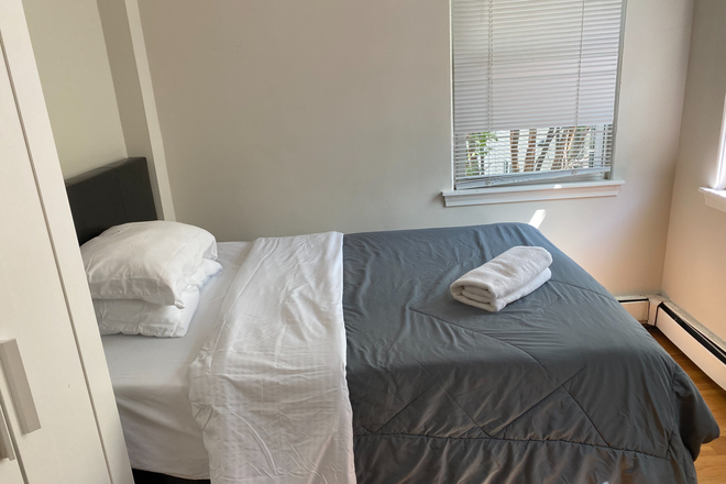 1 - SEPT 2026 - Beautiful Cambridge 2 split bed / 1 bath, Student OK, No Broker Fee! Apartments