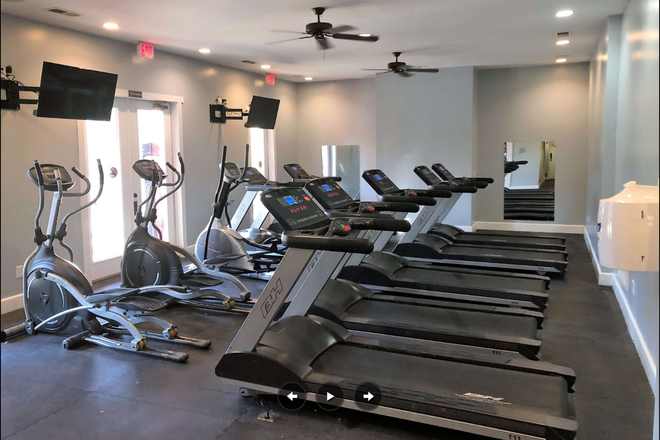 Exercise room - THE WOODLANDS TOWNHOUSE