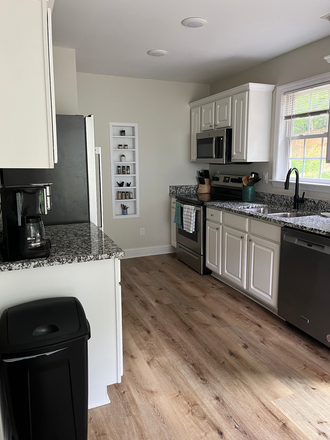 Kitchen - 3 Bed 2 Bath Home - Need 3rd Roommate (starting July)!