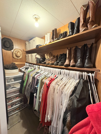Closet - SPRING/SUMMER SUBLEASE Apartments