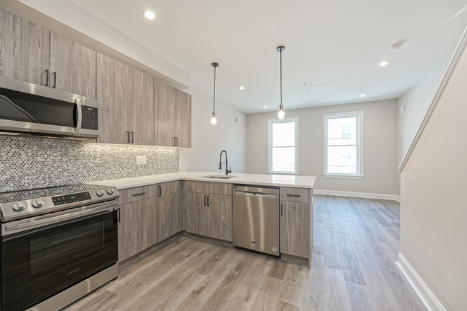 Kitchen - 1925 N 18th St Unit 2 Apartments