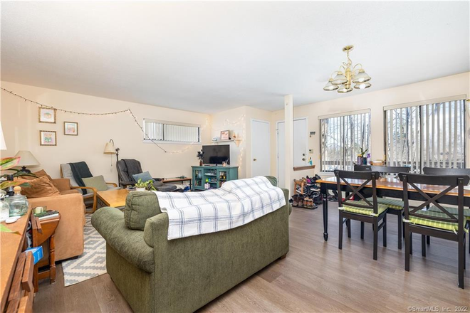 Living room - Seeking Roommate Townhome