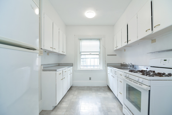 kitchen - 4 bed split No Fee Fenway