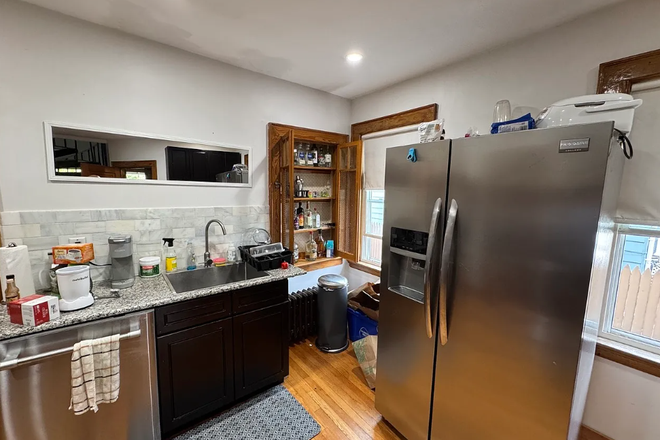Call NOW for showings! 617-236-8600 - RENFREW ST - *NO FEE* LRG UNIQUE 3BR/1BA BY TUFTS AVAIL *6/1/2027* W/ PRKNG INC, LNDRY IN BLDNG! Apartments