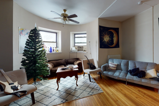 Call NOW for showings! 617-236-8550 - BOYLSTON ST - TRUE 2BR W/ LRG LIVNG RM, H&HW INC, LNDRY IN BLDNG, RNTL PRKNG, DW AVAIL *9/1/2026* Condo