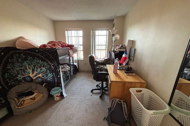 Room - Harbor Point on the Bay Apartments