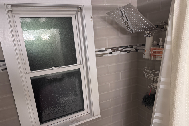 Shower - Spring 2026 Sublet off Powder House! Lots of Amenities!