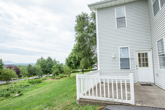 View overlooking the gardens - 4 Bedroom Near EMU Apartments