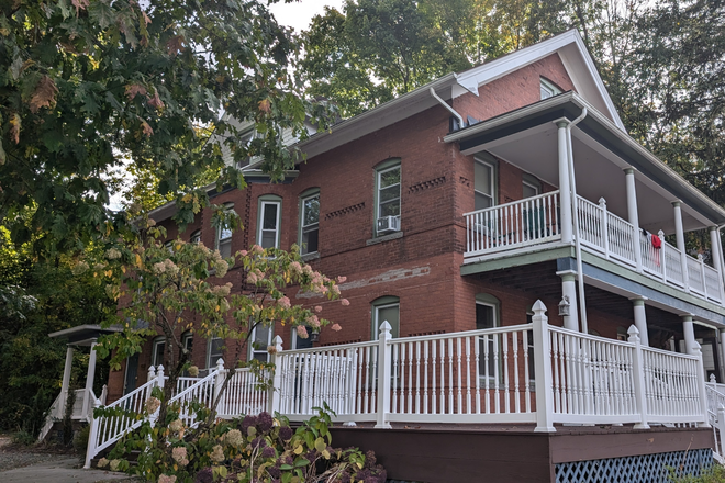 Exterior - January Lease, 4 bedrooms, two roommates, 2 full baths Apartments