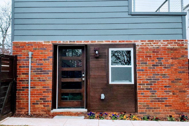 Front door - 2 Level 2 bedroom Detached Apartment, Pets welcome