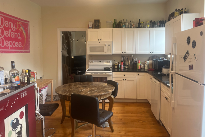 Living Room - Apartment Close go Campus