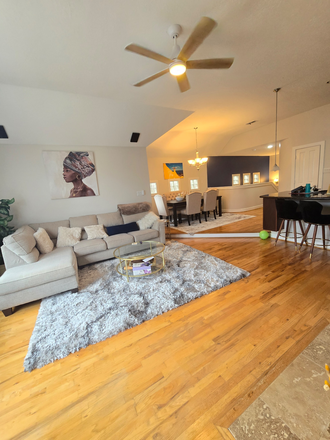 Living Area - **Fully Furnished | Walking Distance to University!** House