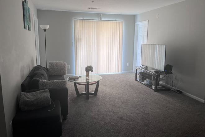 Hall - Stoneridge Apartment