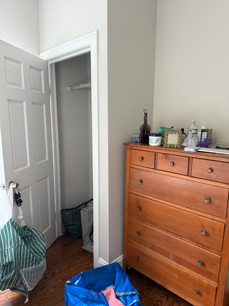 Bedroom - Private room available for fall semester Triplex
