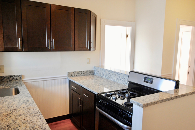 Call NOW for showings! 617-236-8550 - LEXINGTON ST - *1/2 FEE!* LRG EAGLE HILL 3BR/1BA NEAR MBTA FOR *9/1/2025* W/ LNDRY IN BLDNG, PORCH! Apartments