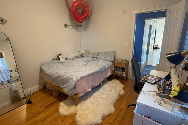 Bedroom - [Sublet] Apartment 10 mins from Campus w/ In-Unit Laundry, Parking Spot, Private Deck, Hi
