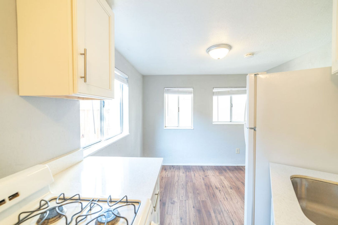  - 3237 Yosemite Ave. - 0BR/1.0BA