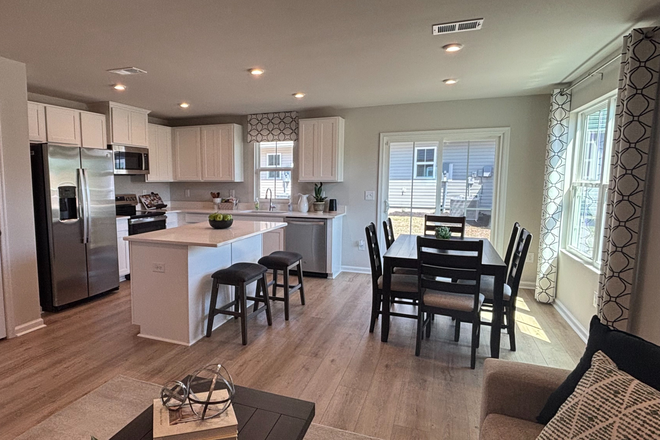 Kitchen/Dining - 3 Bedroom/2.5 Bath Townhouse- NEW CONSTRUCTION- 2 miles from campus