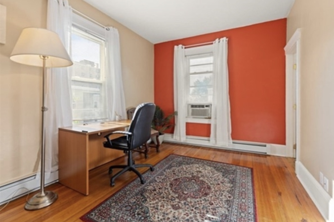 bedroom or study - Furnished 3-4 BR $4,100. Spring Hill near Harvard and close to Union as well! Apartments