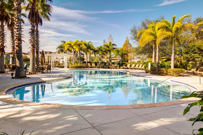 Pool - Cortland at Lakecrest Condo