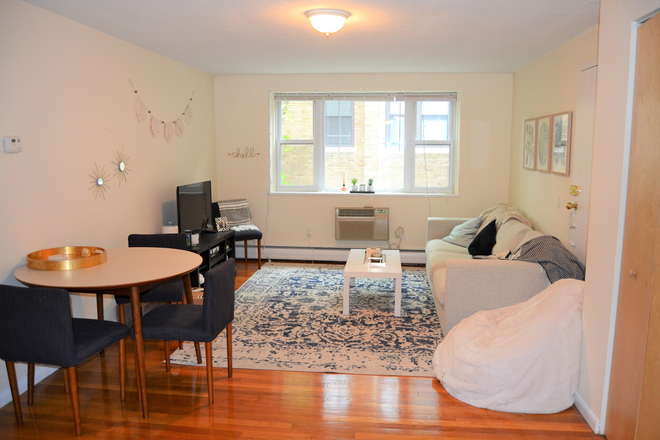 1 - AVAIL NOW-Gorgeous Brookline 2 bed, H/HW inc. Student OK! NO FEE! Apartments