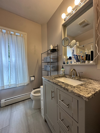 Bathroom - 3 bedroom apartment on Doyle Ave 10 blocks from Brown