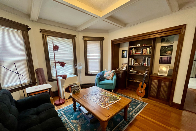 Living Room - FALL 2026 SUBLET: Furnished Unit 5 Minutes from Tufts Apartments