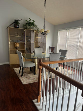 Dinning Room - 4 Miles From KSU-Kennesaw Campus-UTILITIES INCLUDED
