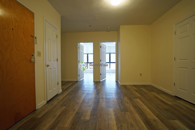 1 - JUNE/JULY/AUG/SEPT-----Fantastic Chinatown Location | Elevator | Pets Ok | No Broker Fee Apartments