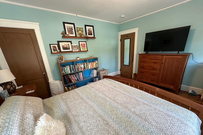 Master Bedroom - Fully Furnished 3 bed/2 bathroom 2300 sqft Condo in Quiet Arlington Center neighborhood