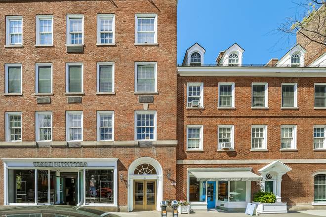 Outside Street View - Studio apt-Nassau Street-Princeton