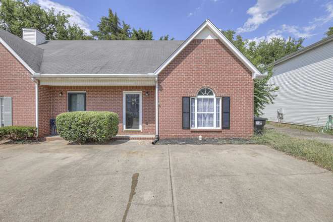 outside street view - Middleborough Court off Old Lascassas Rd Rental